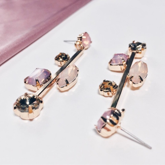 🆕 ELISE Crystal Dangle Drop Earrings - Picture 4 of 8